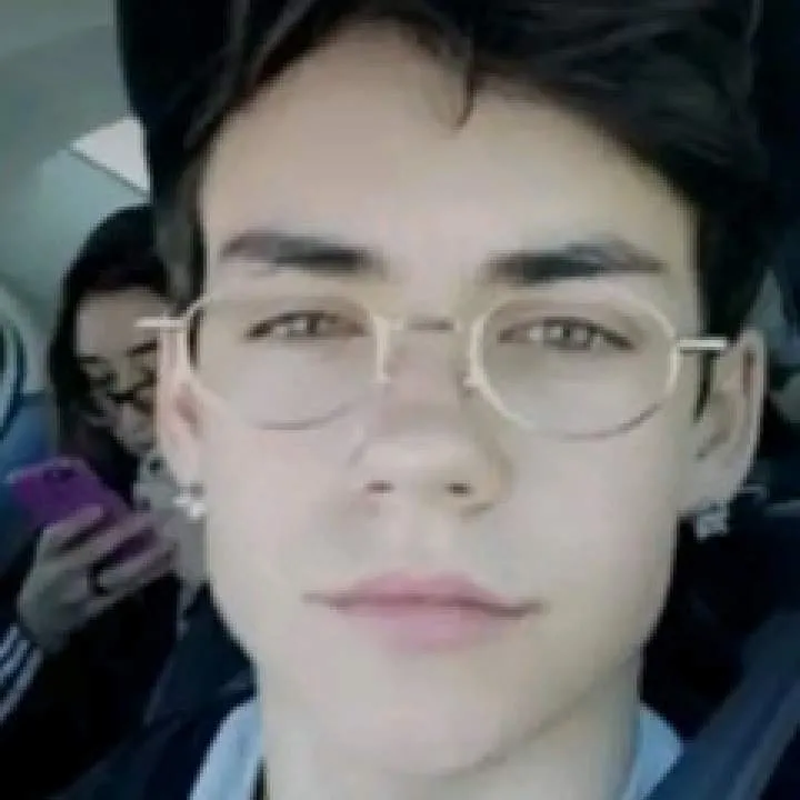 Emanuel Hermoso 19 Photo On Jungo Live