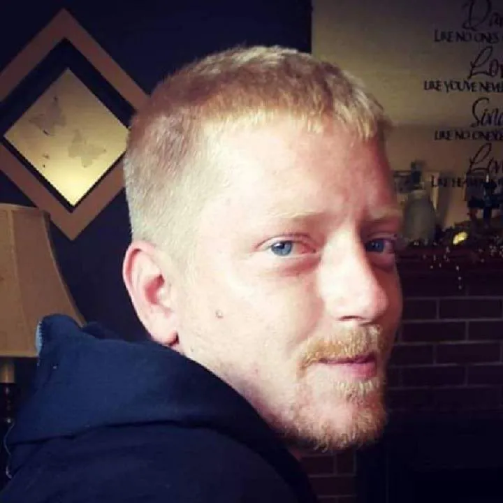 Rojo Photo On Jungo Live