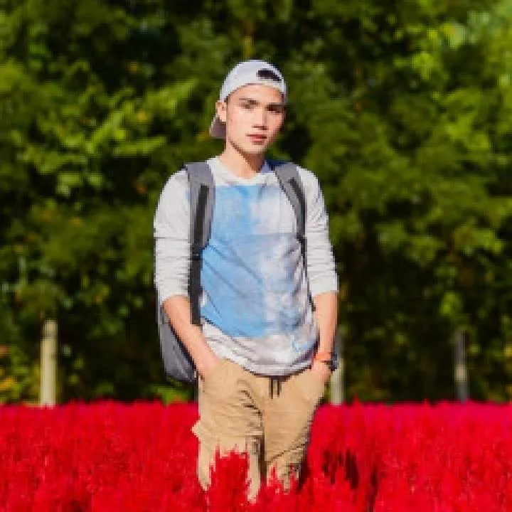 Tom Photo On Jungo Live