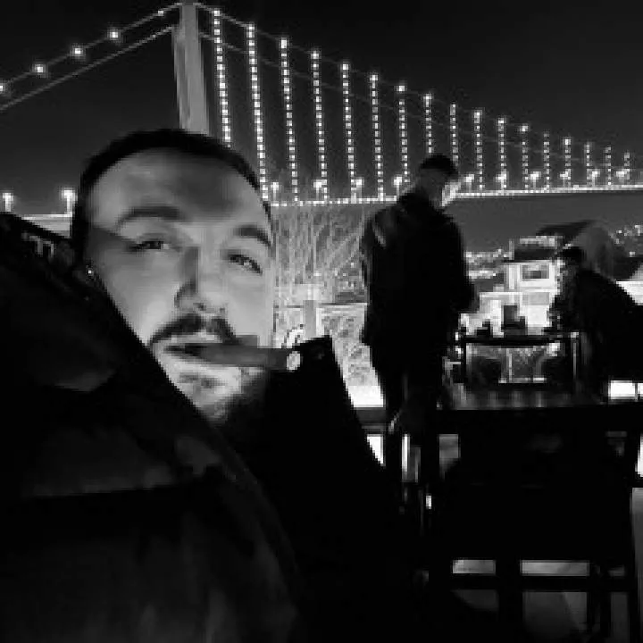 Yosch Photo On Jungo Live