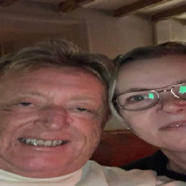 Mr And Mrs Jones Photo On Jungo Live