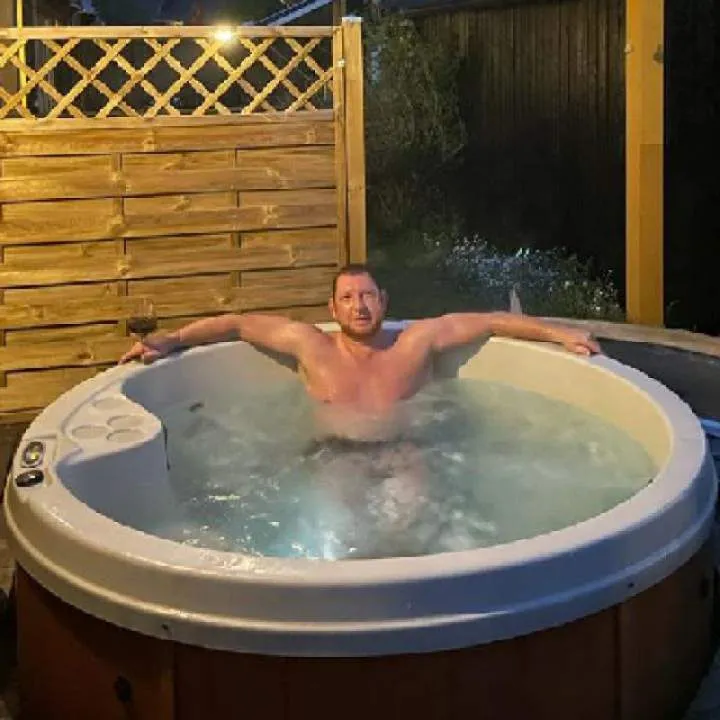 Johnny Photo On Jungo Live