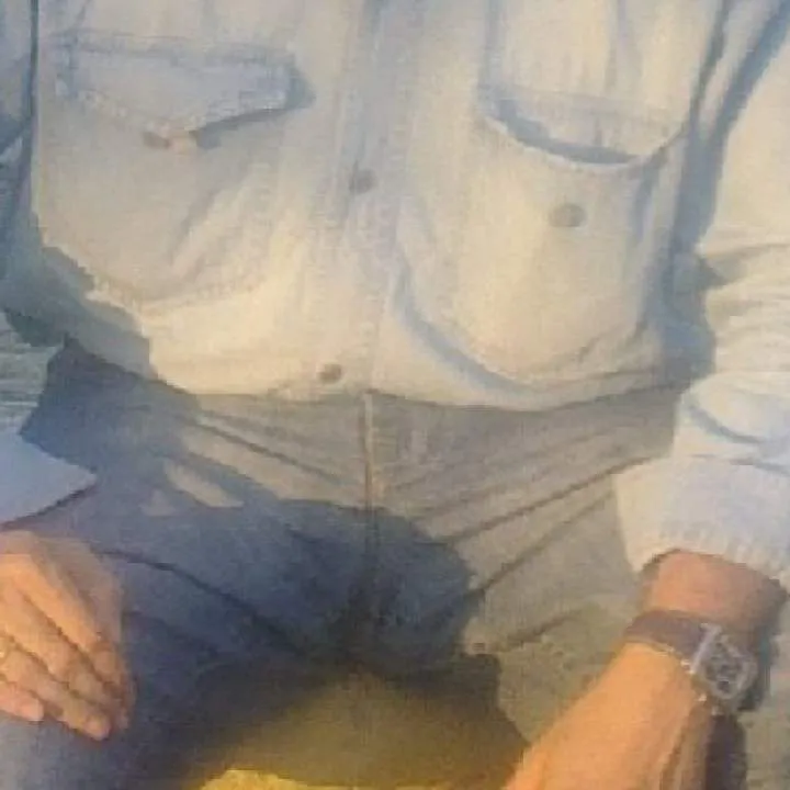 Squeezeurass Photo On Jungo Live