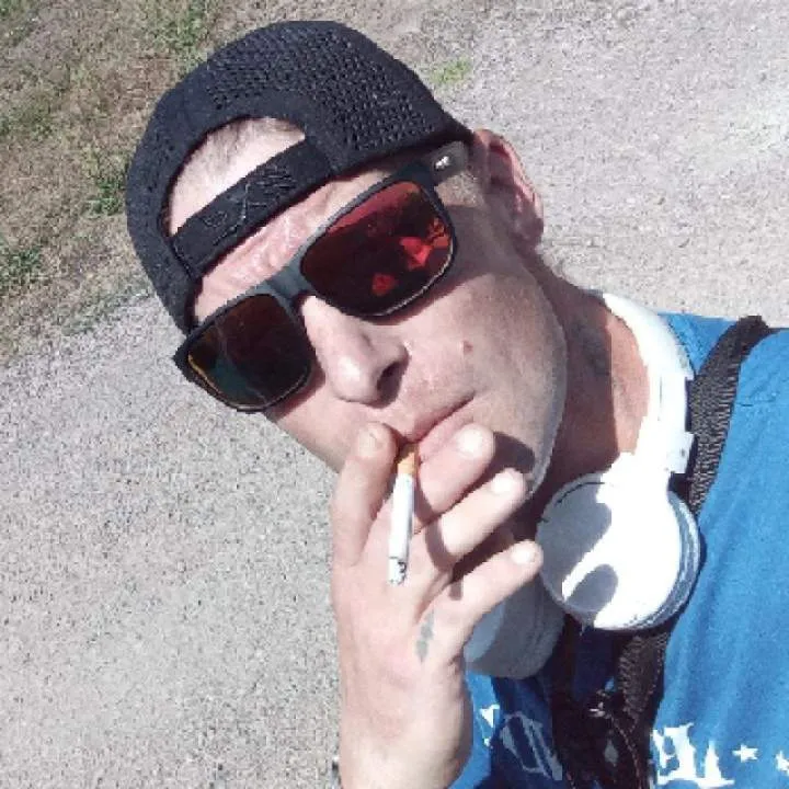 Mant Photo On Jungo Live