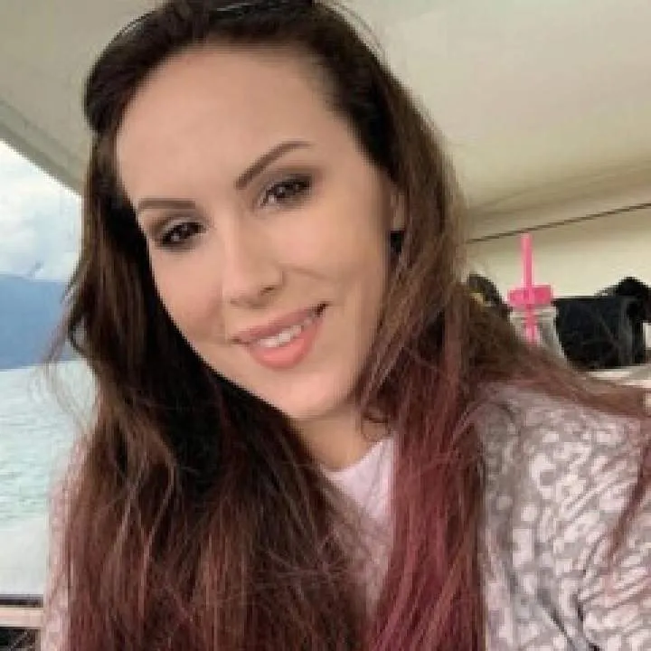 Bella Photo On Jungo Live