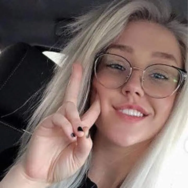 Rebecca Photo On Jungo Live