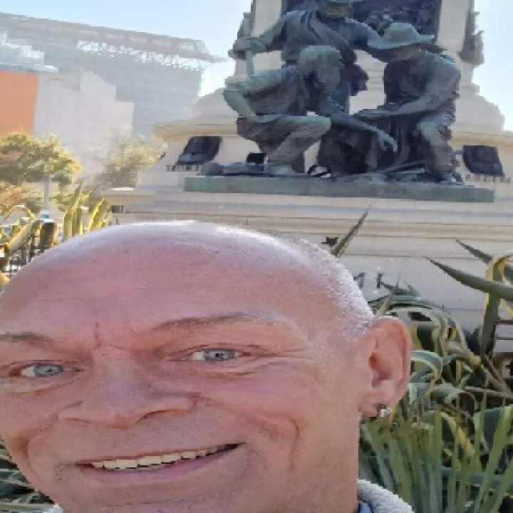 Big Green Eyes Photo On Jungo Live