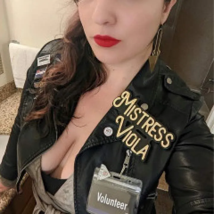 Mistressviola........ Photo On Jungo Live