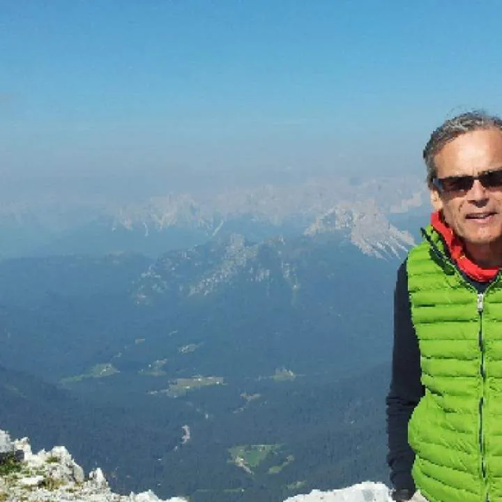 Petronius Photo On Jungo Live