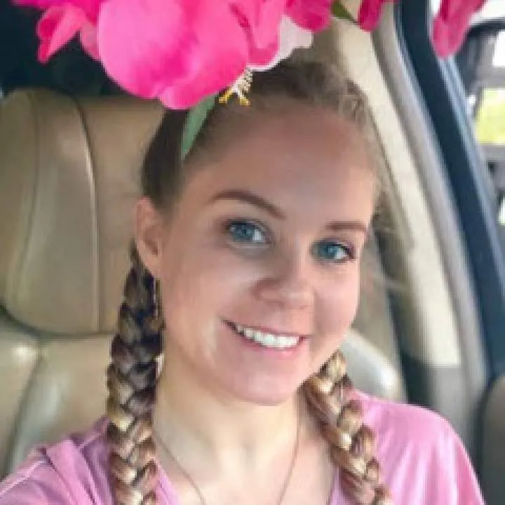 Isabella Dele Photo On Jungo Live