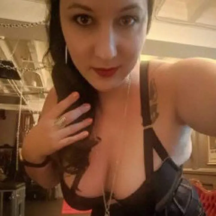 Mistressdianita Photo On Jungo Live