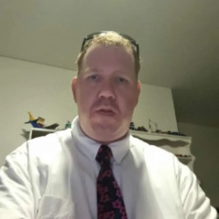 Tom Photo On Jungo Live