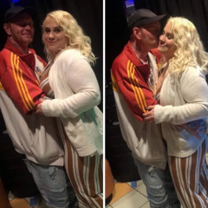 Red Photo On Jungo Live