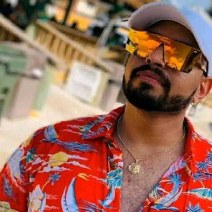 Hillary Photo On Jungo Live