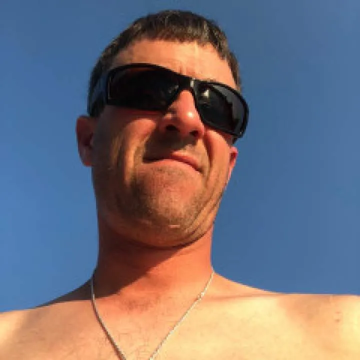 B.76 Photo On Jungo Live