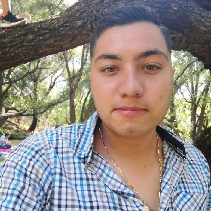 Alberto Single Photo On Jungo Live