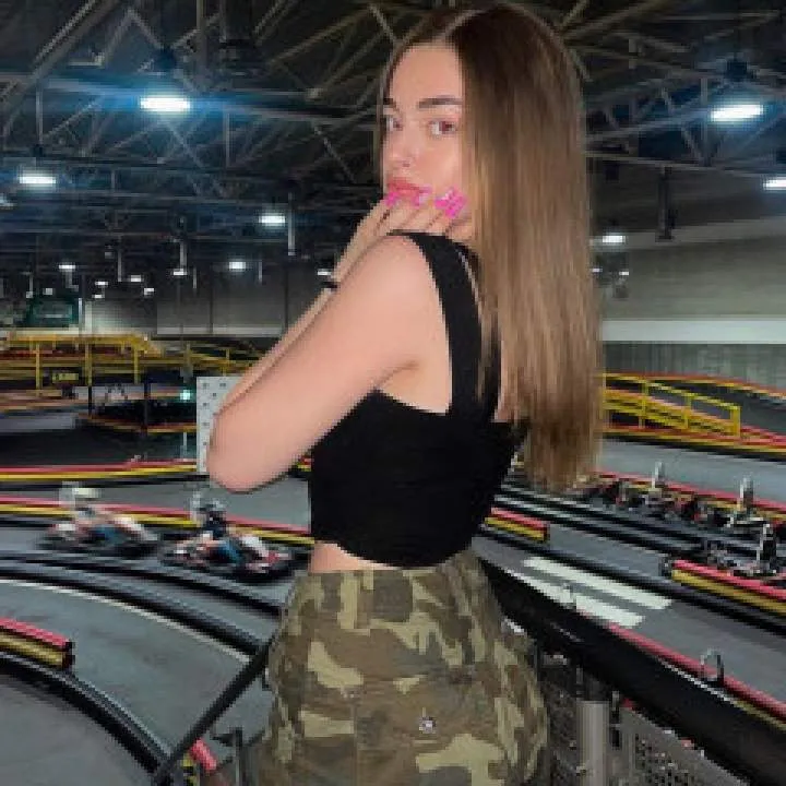 Adelyn Photo On Jungo Live