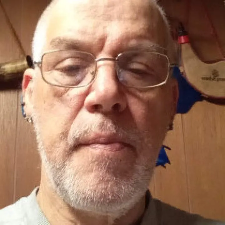 2 Hot 4 U Photo On Jungo Live