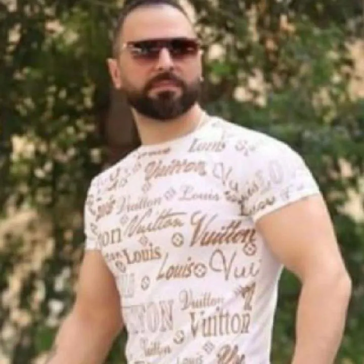 Hugehot Photo On Jungo Live