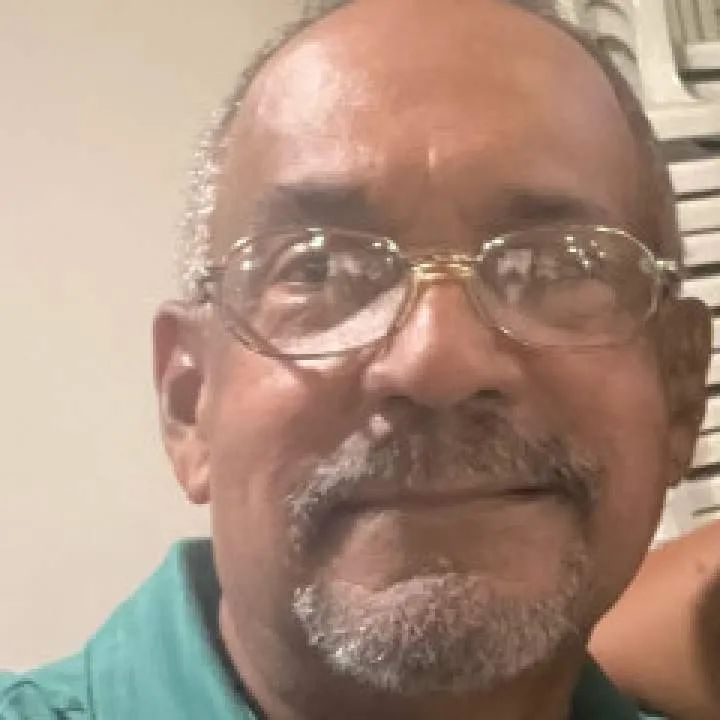 Carluis Photo On Jungo Live