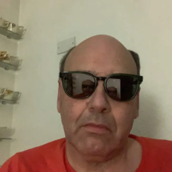 Tom Photo On Jungo Live