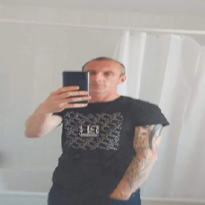 Gunn.... Photo On Jungo Live