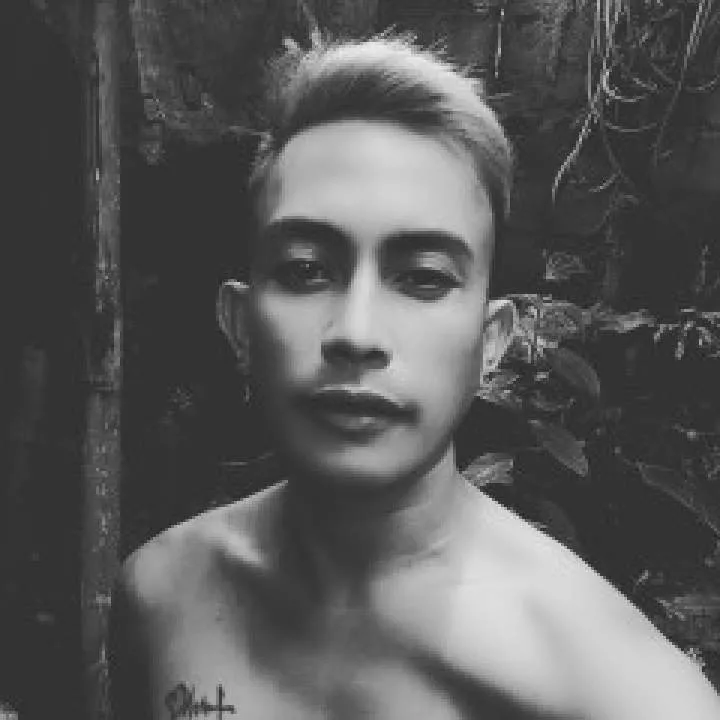 Red Photo On Jungo Live