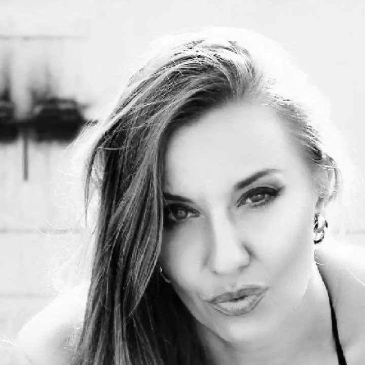 Helena .... Photo On Jungo Live