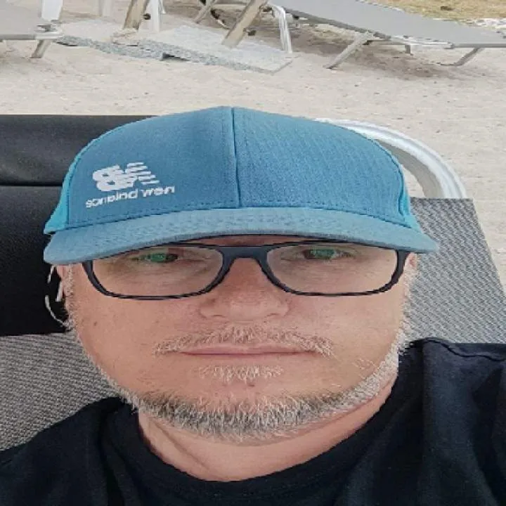 Misterdeni Photo On Jungo Live