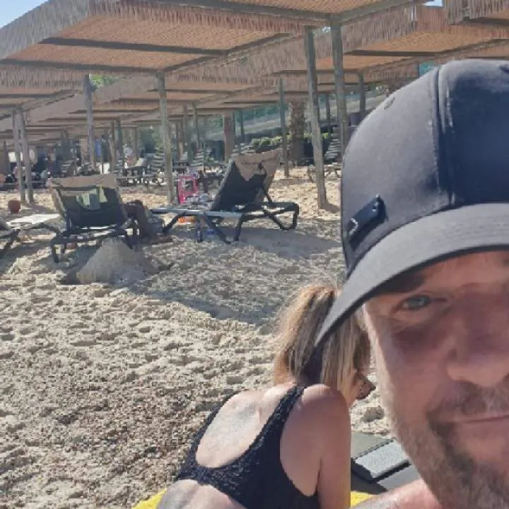 Fewfun74 Photo On Jungo Live