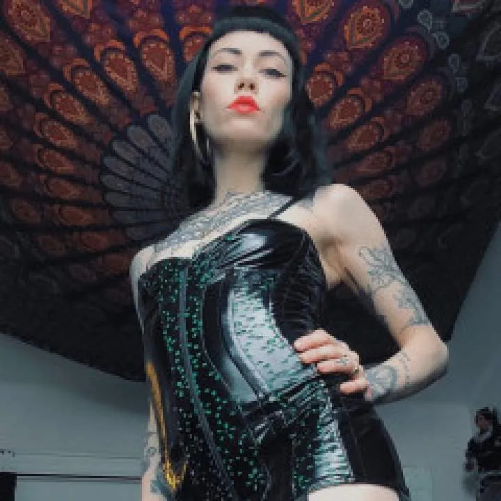 Mistress Issys Photo On Jungo Live