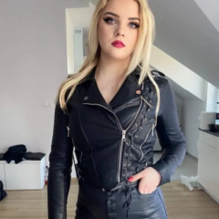 Mistress Morgan Photo On Jungo Live