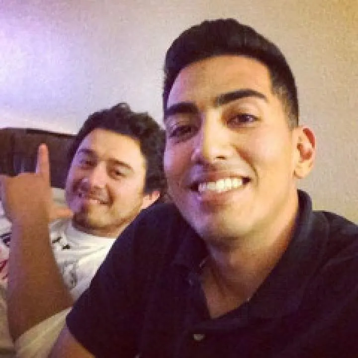 Dewi Photo On Jungo Live