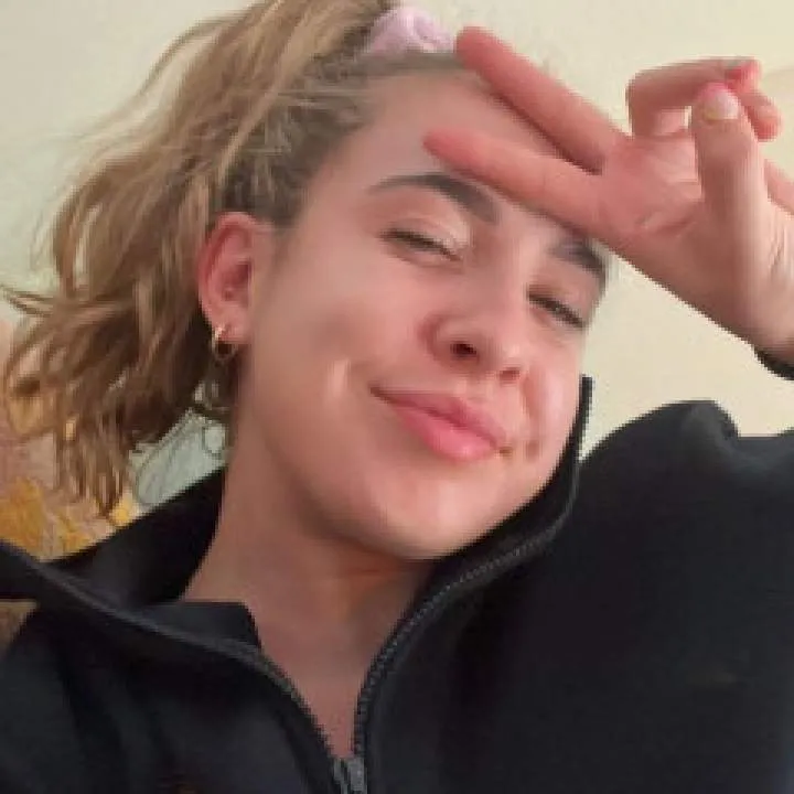 Rebecca Photo On Jungo Live