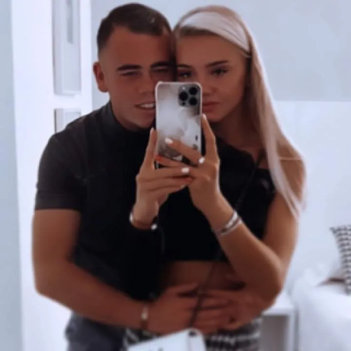 Ash Photo On Jungo Live