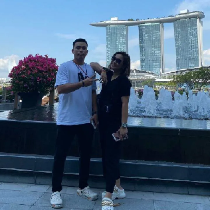 J&v Photo On Jungo Live