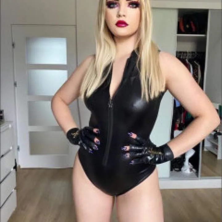 Mistressviola Photo On Jungo Live