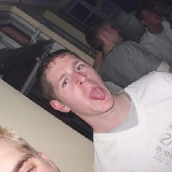 Tom Photo On Jungo Live