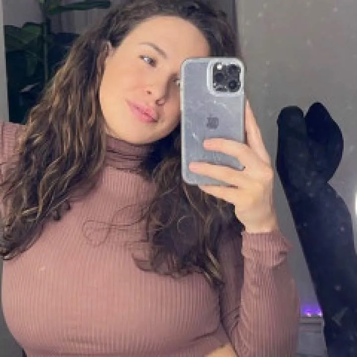 Annie Davies Photo On Jungo Live