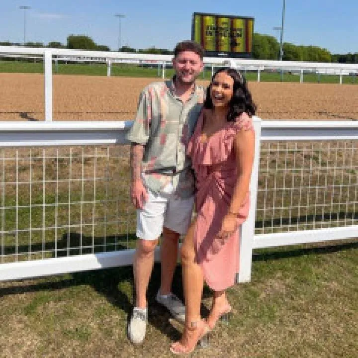 El And J Photo On Jungo Live