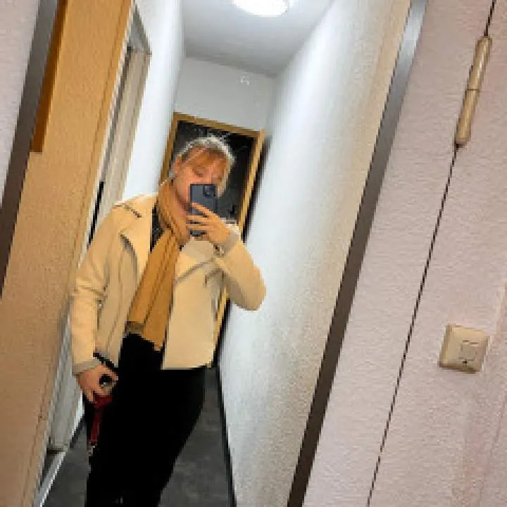 Sarah Photo On Jungo Live