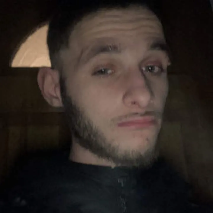 Alistair Queen Photo On Jungo Live