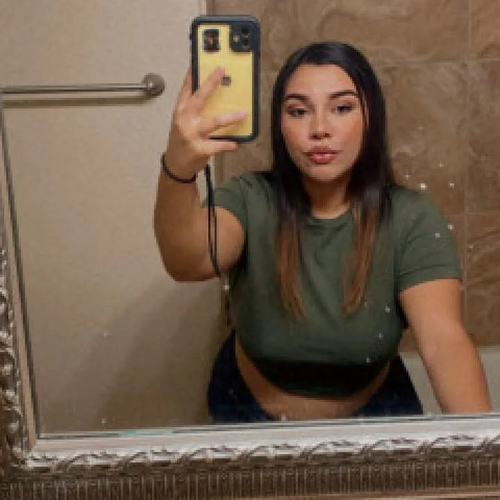 Izzy Photo On Jungo Live