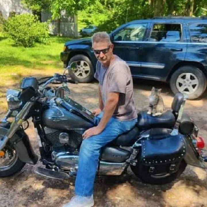 Thirdwheel Photo On Jungo Live