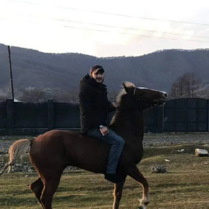 Levon Photo On Jungo Live