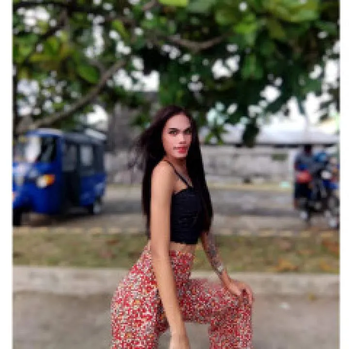 Kim Lopez Photo On Jungo Live