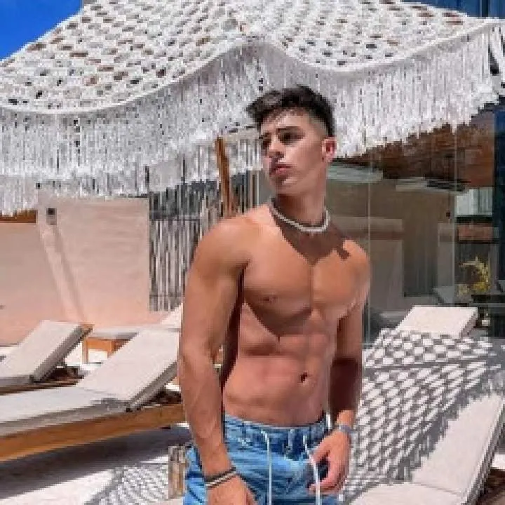 Sebas Photo On Jungo Live