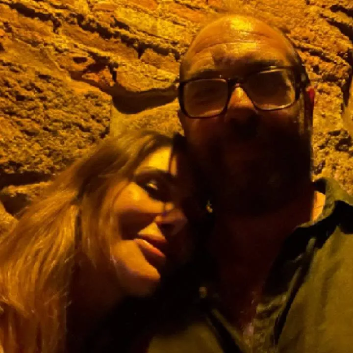 Gugas&anita Photo On Jungo Live