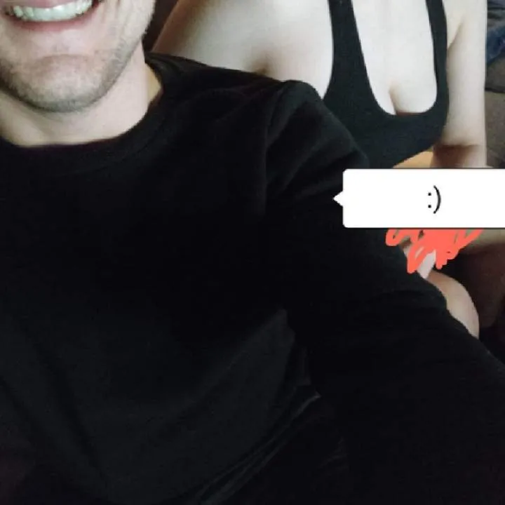 Couplekopavog Photo On Jungo Live