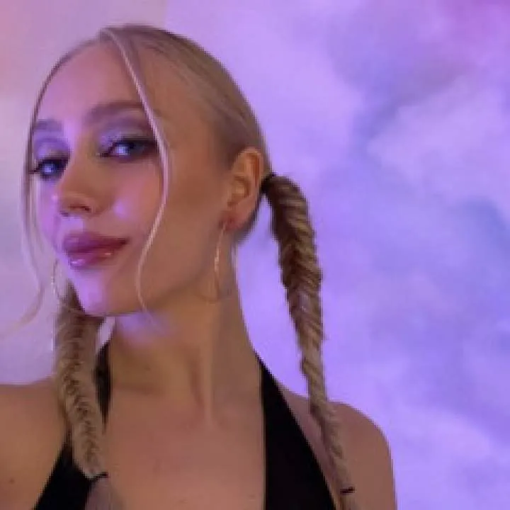 Zoeytracer Photo On Jungo Live